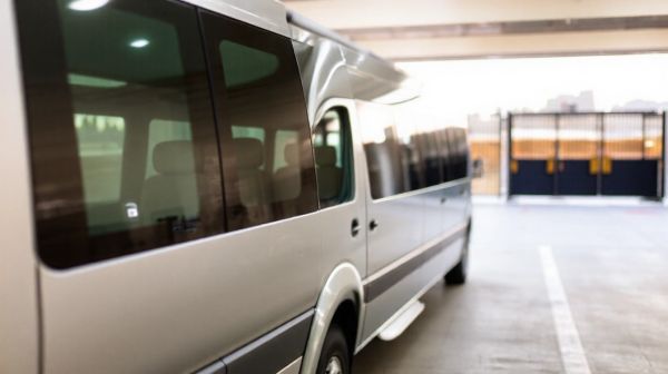 Découvrez les avantages de la location d'un minibus 9 places pour vos événements